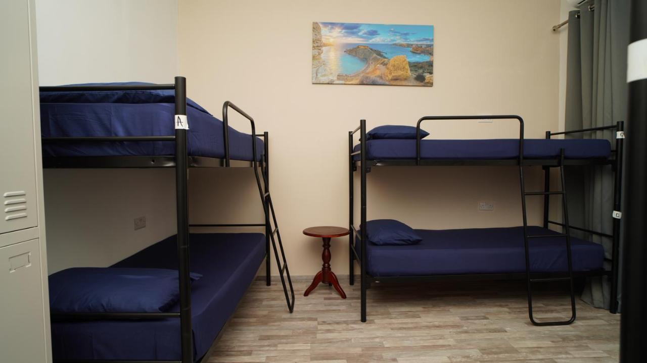 Bookarest Hostel Malta Saint Julian's Exterior photo