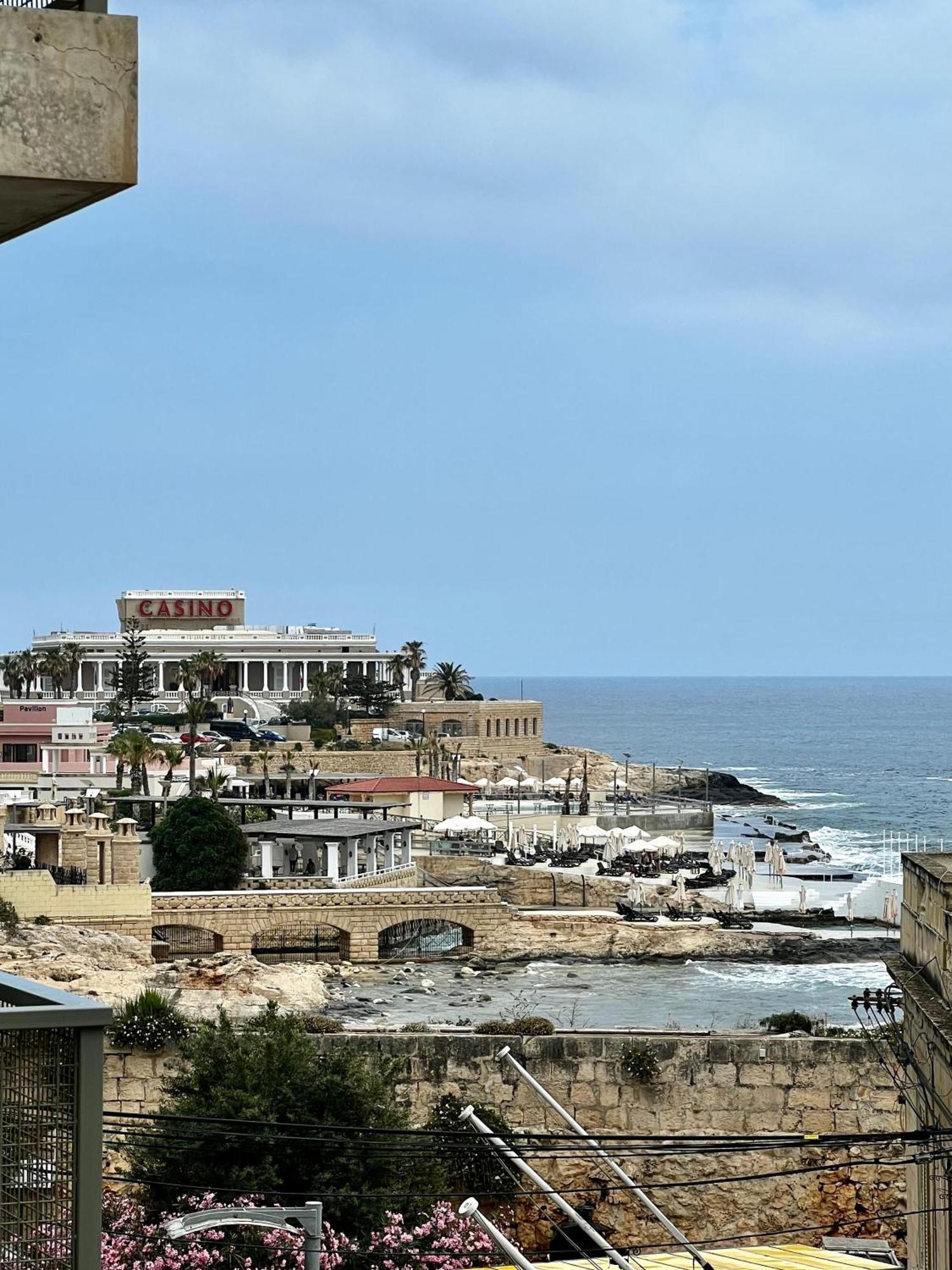 Bookarest Hostel Malta Saint Julian's Exterior photo