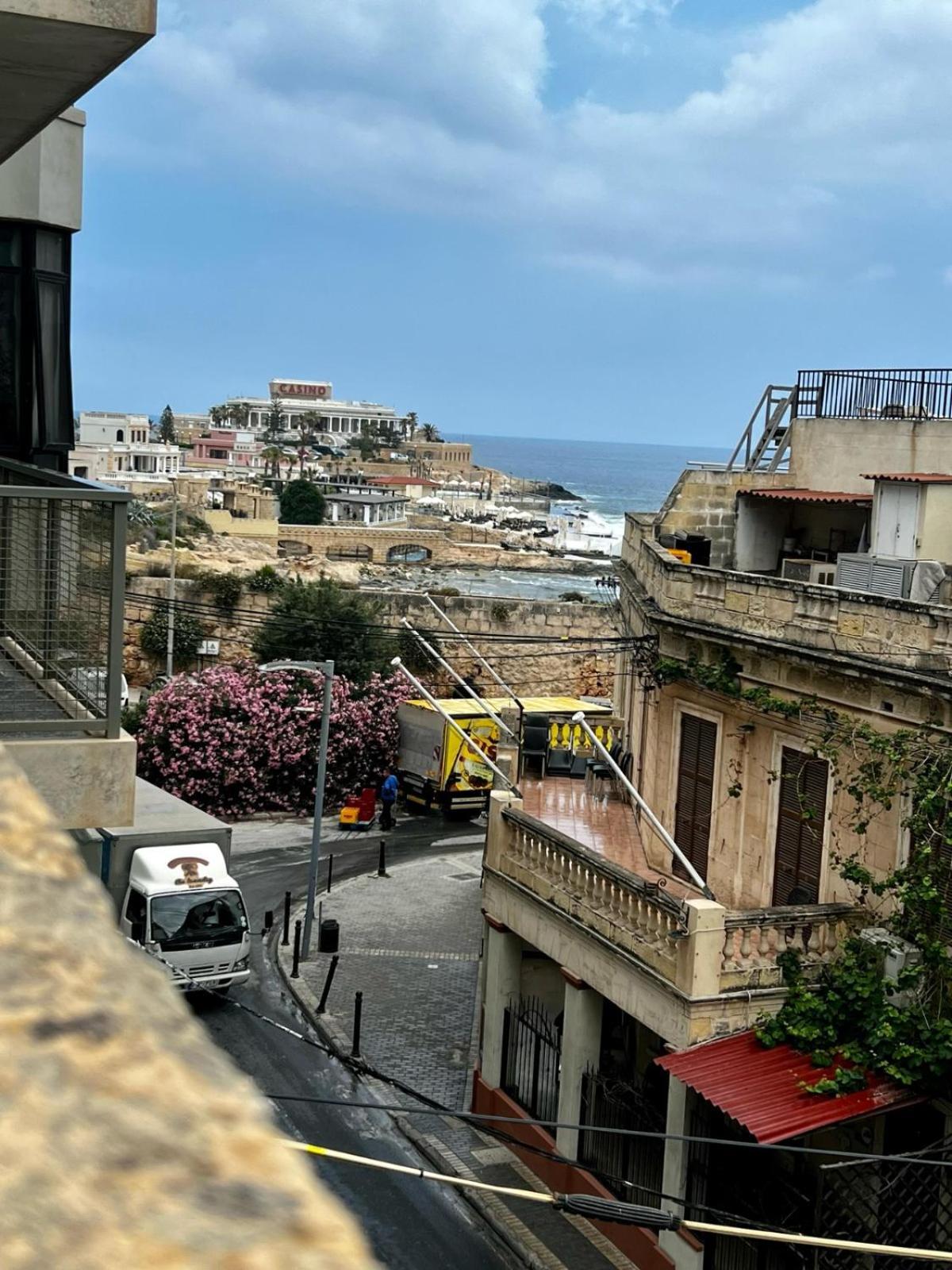 Bookarest Hostel Malta Saint Julian's Exterior photo